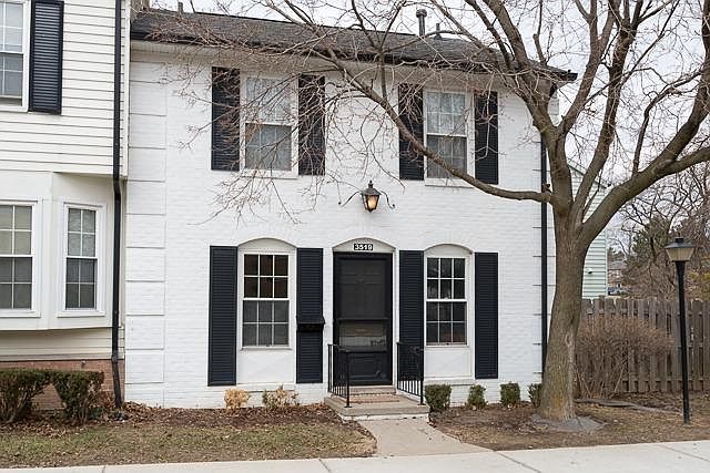1st image of 3519 Burbank Dr