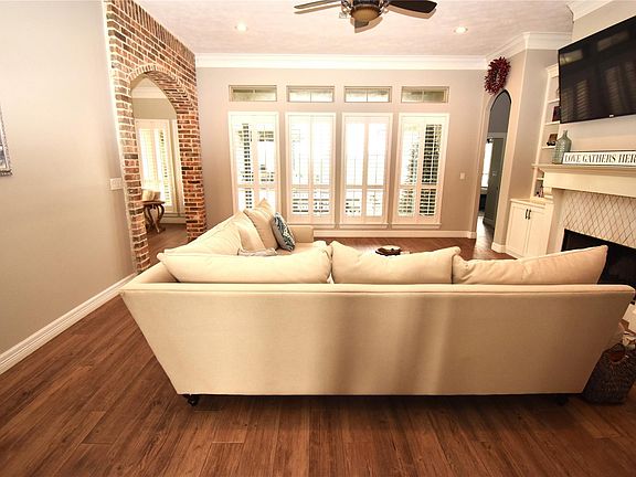 3rd image of 11620 Ridgecrest Dr