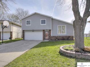 4611 N 130th Avenue Cir, Omaha, NE 68164
