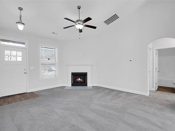 4th image of 155 Norfolk Cir