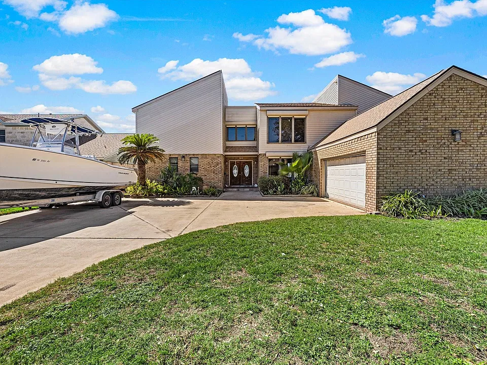 3013 Beluche Dr