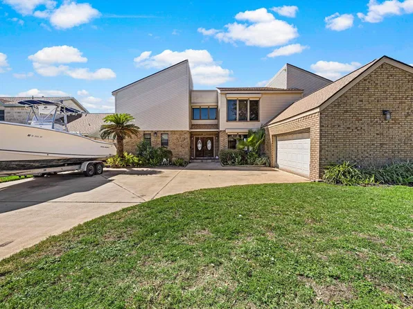 3013 Beluche Dr, Galveston, TX 77551