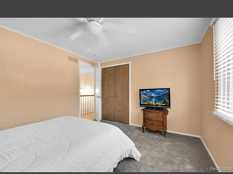 4959 Kingswood Dr — Photo 9