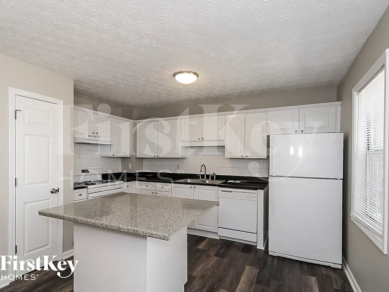142 N Springs Dr — Photo 5