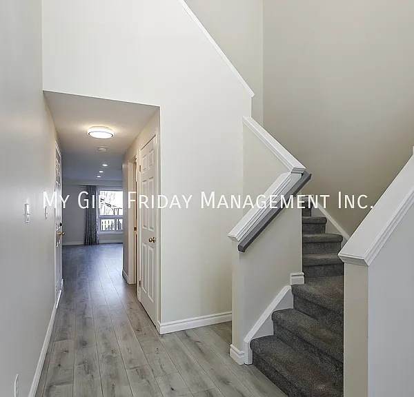 970 Creekside Dr — Photo 3