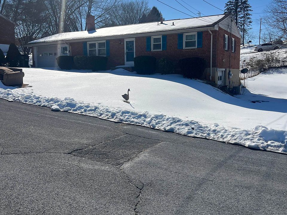 2nd image of 310 Commodore St