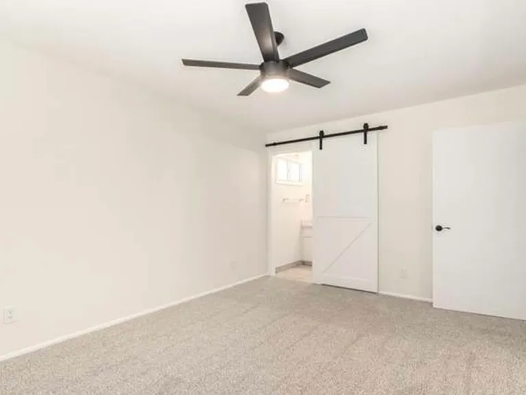 1227 E Campus Dr — Photo 13