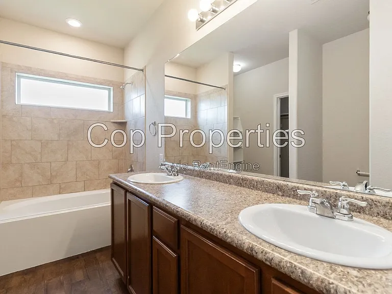 8430 Terlingua Cv — Photo 18