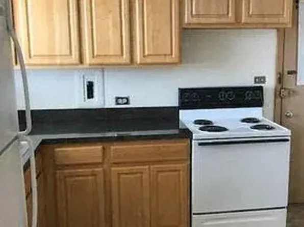 4913 Crain St Unit 2, Skokie, IL 60077