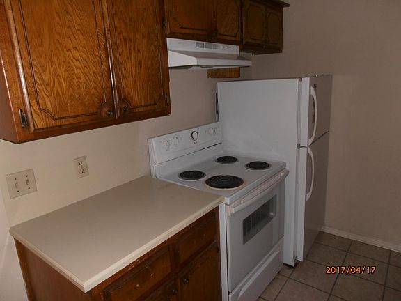 4th image of 6401 NW Oak Ave #A7
