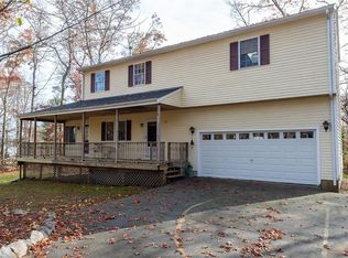 87 Wood Ave, Tiverton, RI 02878