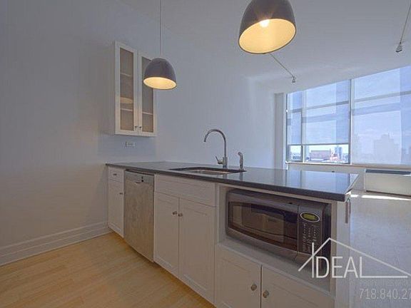 3rd image of 110 Livingston St