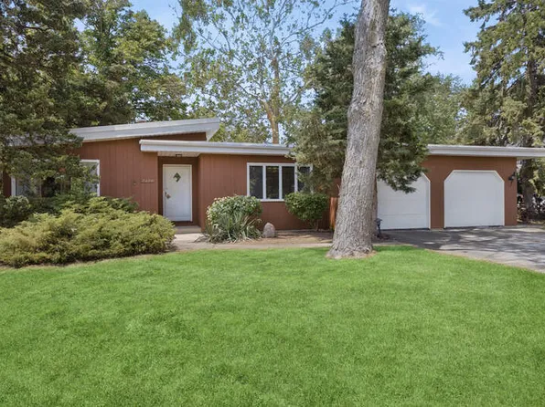 7370 Forest Hill Rd, Burr Ridge, IL 60527