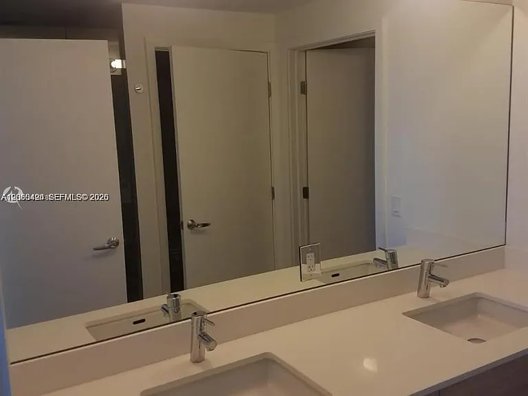 16385 Biscayne Blvd #621 — Photo 16