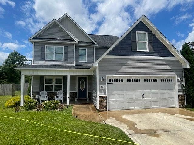 1st image of 423 McCall Dr