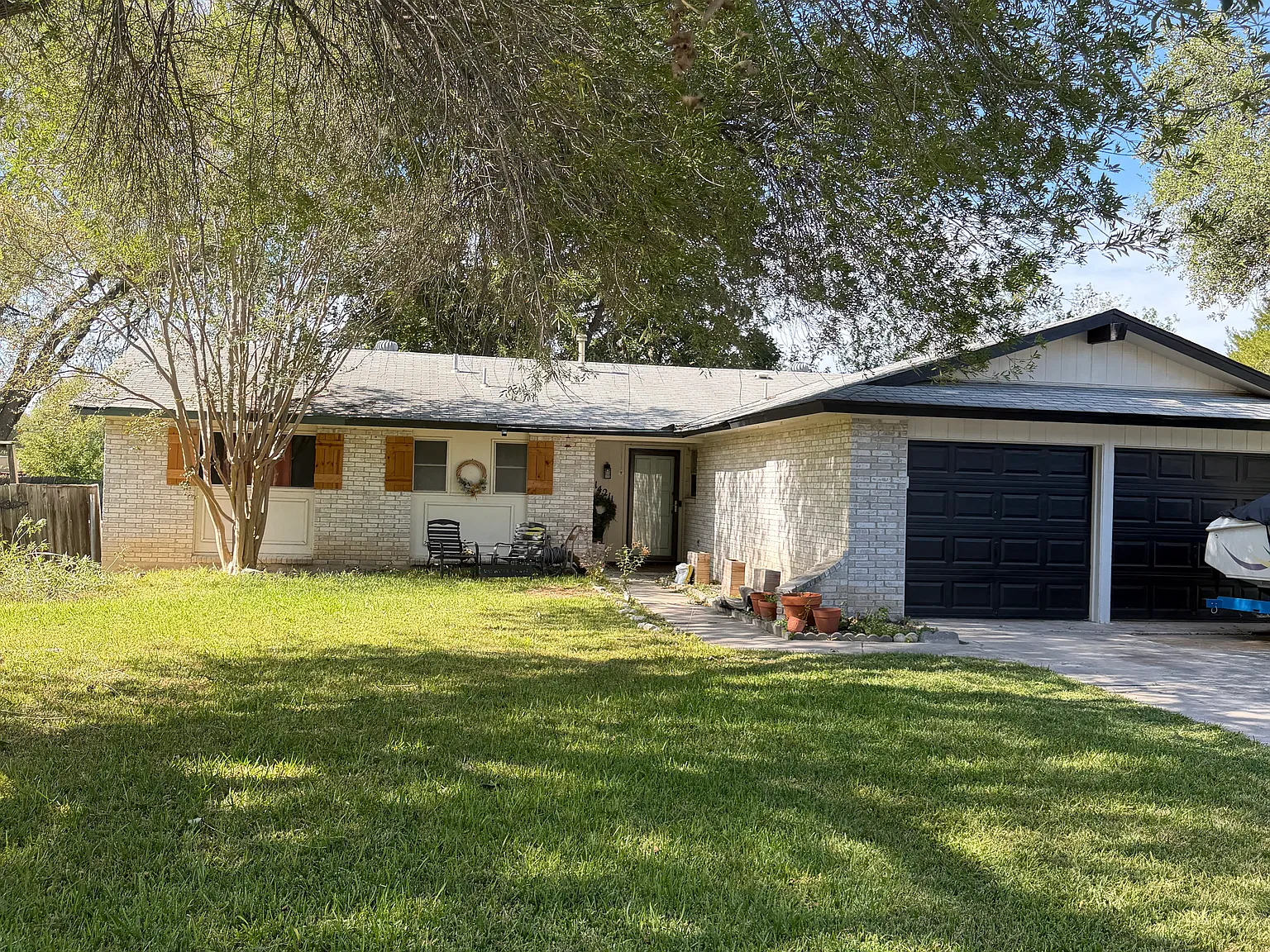 3 bed, 1316 sqft, $1,800 — Photo 1