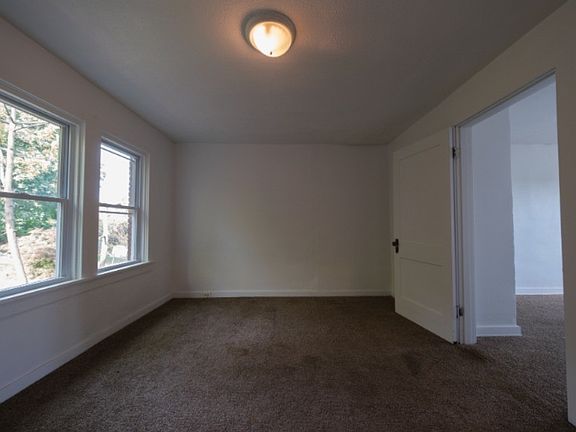 4th image of 724 Catharine St