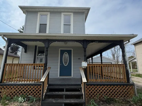 1323 Lake Dr, Zanesville, OH 43701