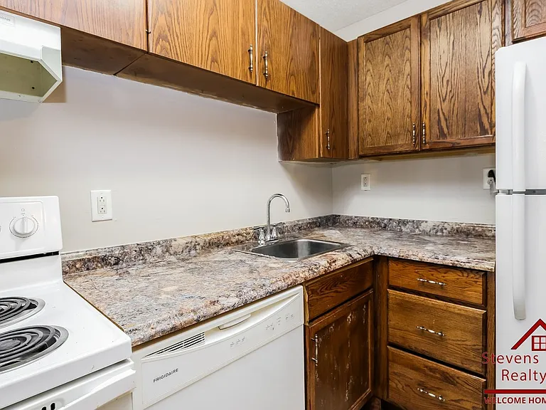 Ridge Terrace Apartments — Photo 42