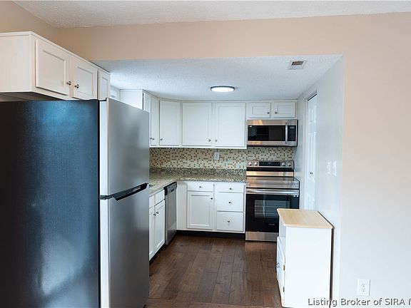 4th image of 3218 Wooded Way