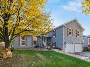 1855 Chandler Ave, St Charles, IL 60174