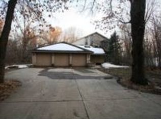 834 Lois Ln, Lino Lakes, MN 55014
