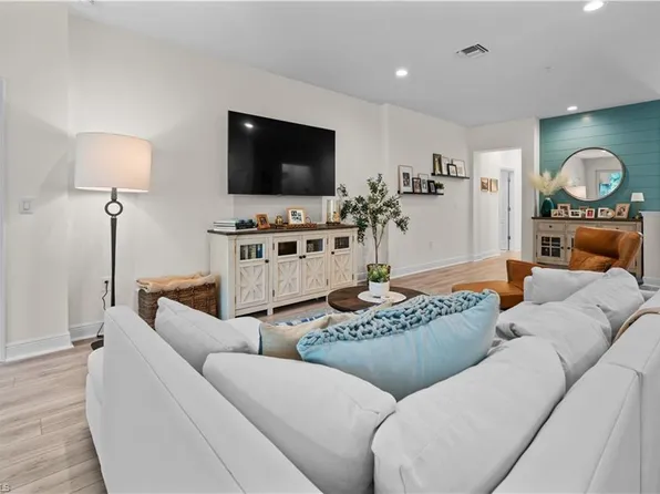 2280 Priory LN #1106, NAPLES, FL 34120