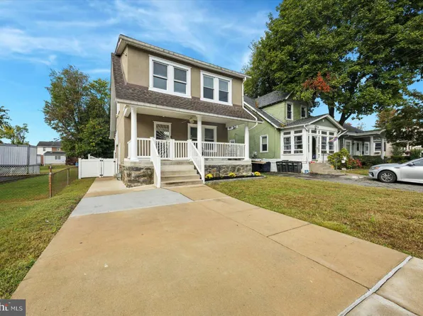 24 S Woodlawn Ave, Aldan, PA 19018