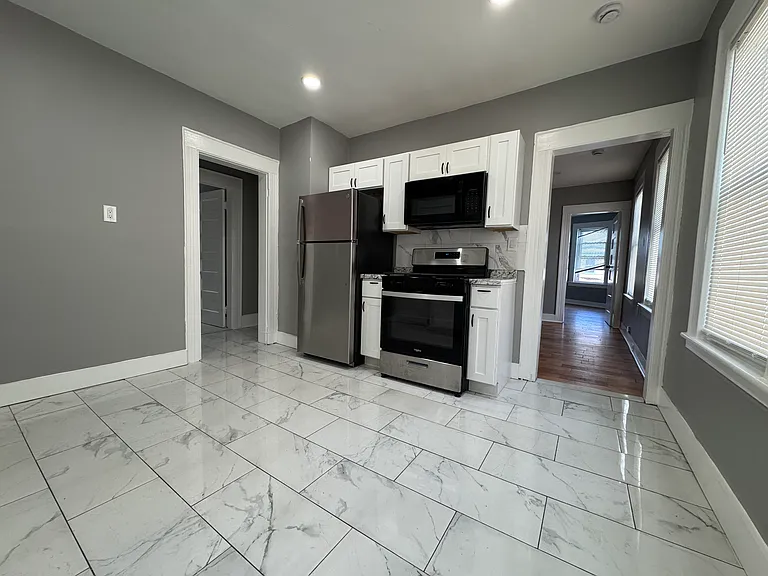 272-2 Davenport St #2B — Photo 6