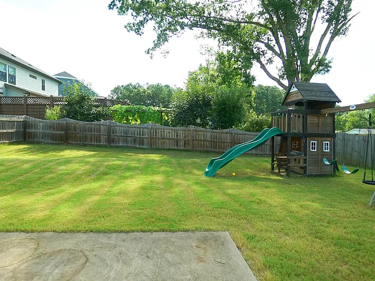 8043 Gilano Dr — Photo 17