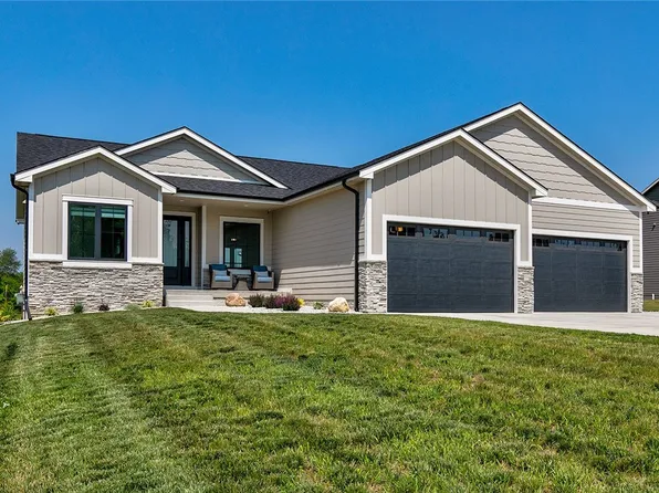 10090 NW 121st St, Granger, IA 50109