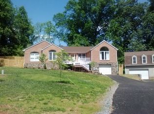 633 Garvine Mill Rd, Fawn Grove, PA 17321