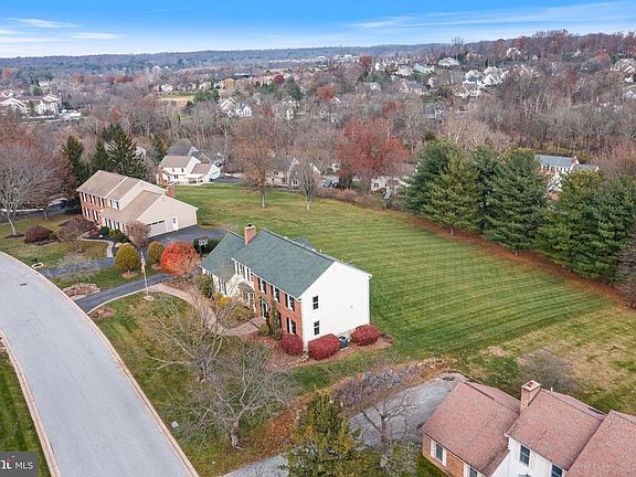 4th image of 1710 Bow Tree Dr