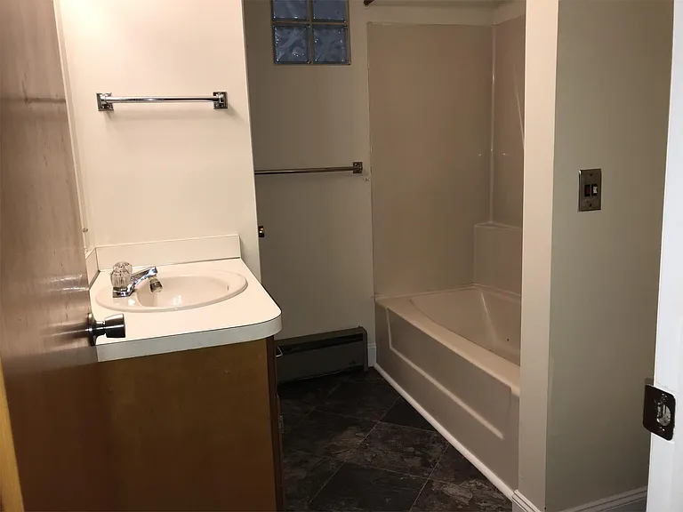 331 E Main St #5 — Photo 6
