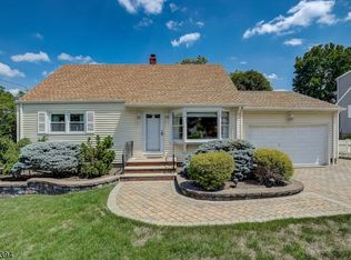 84 Summit Ave, Butler, NJ 07405