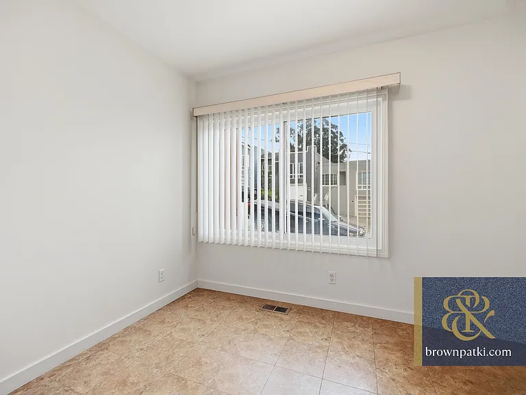 320 Bridgeview Dr — Photo 9