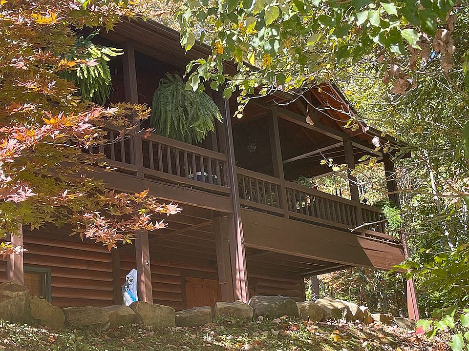 2nd image of 40 Oak Hill Dr