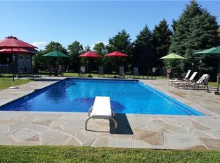 2470 Wells Rd, Peconic, NY 11958