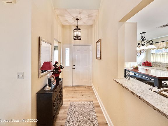 5th image of 142 Regents Ct