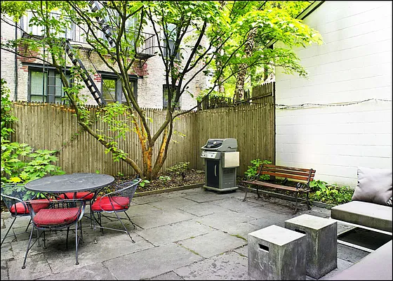 Sold by (Legacy) Elegran | media 9