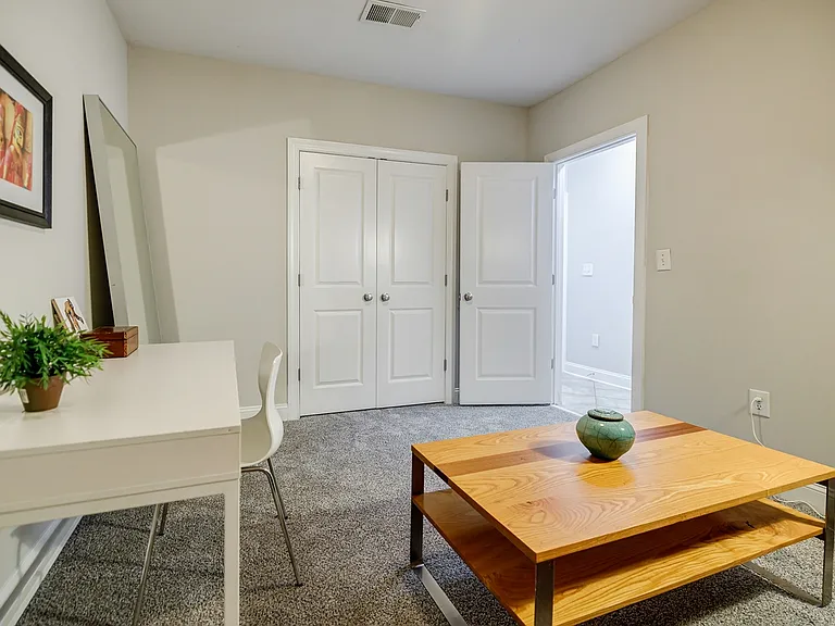 237 Carlyle Park Dr NE — Photo 24