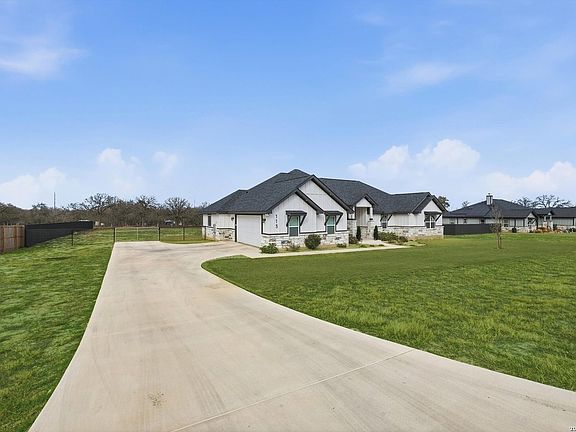 5th image of 113 Hondo Dr