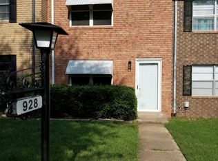 928 Manor Mall, Ardmore, OK 73401