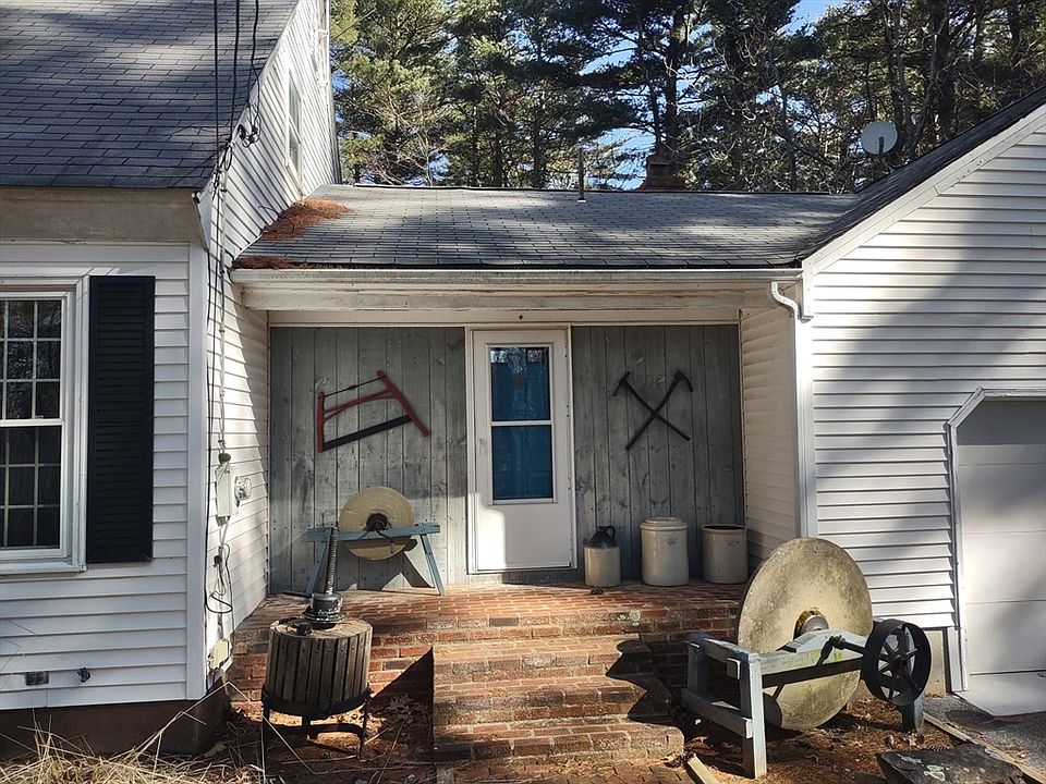 14 Maple St, Douglas, MA 01516 Zillow