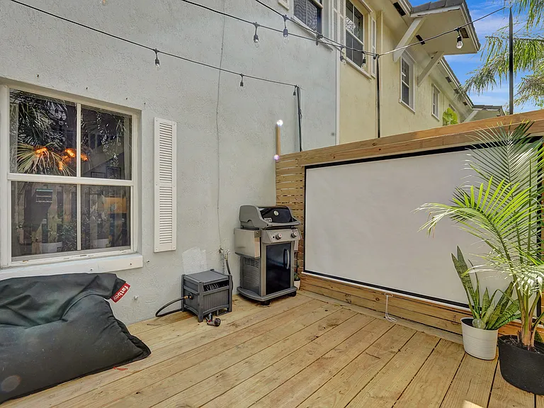 424 NE 1st Ave — Photo 21