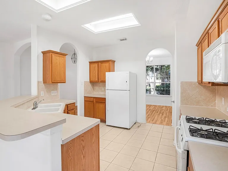 18134 Stone Trail Manor Dr — Photo 6