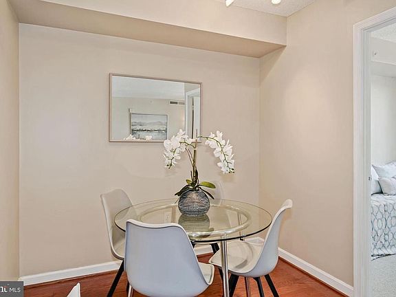 3rd image of 880 N Pollard St APT 523
