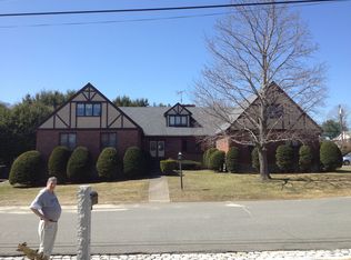 10 Cabot Rd, Stoneham, MA 02180