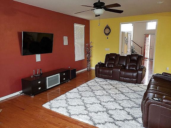 4th image of 44861 Stockton Dr