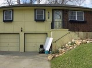 101 SE Westminister Rd, Blue Springs, MO 64014